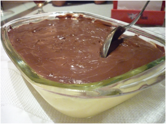 Mousse de maracujá com creme de chocolate