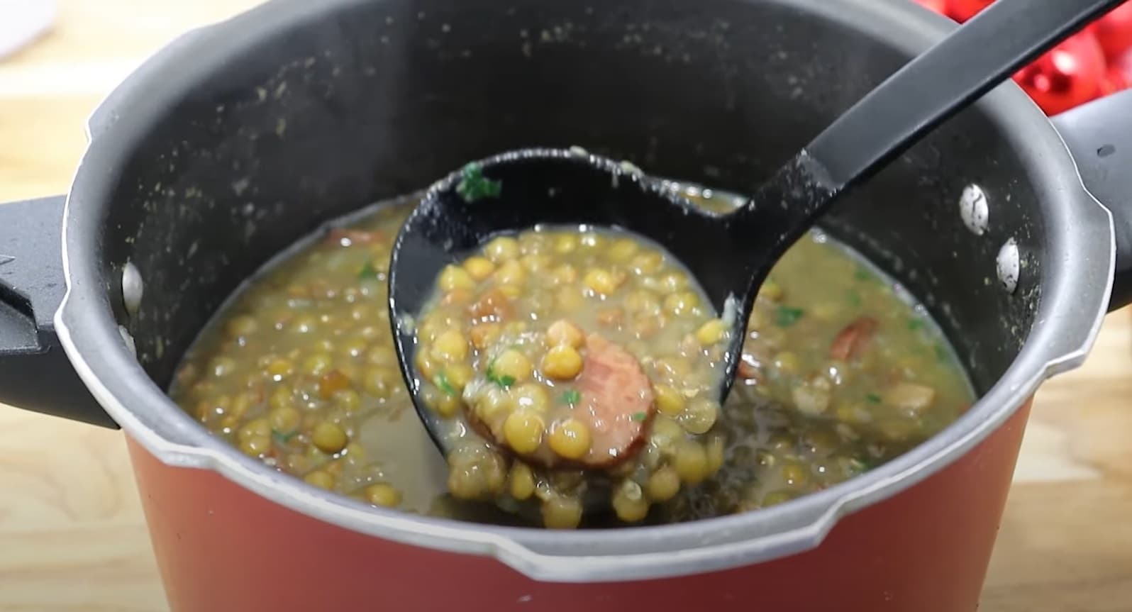 Sopa de Lentilha com Calabresa simples
