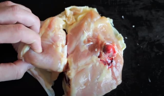 Como cortar um frango inteiro passo a passo