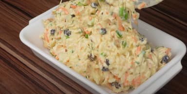 Salpicão de frango: Frango desfiado com maionese, legumes e batata palha