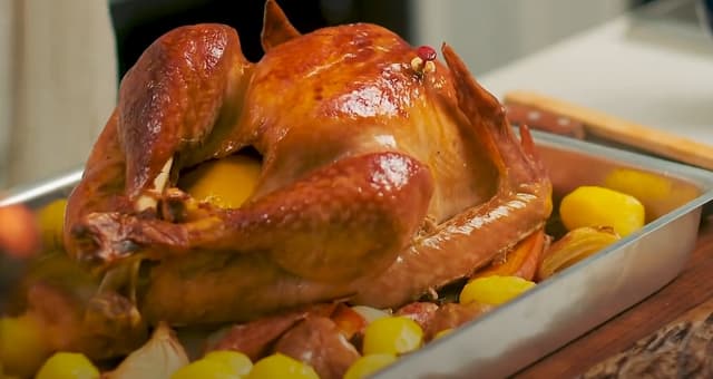 Temperatura e Tempo de Forno para um Peru Dourado e Suculento