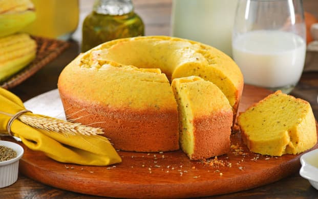 Bolo de Fubá com erva Doce