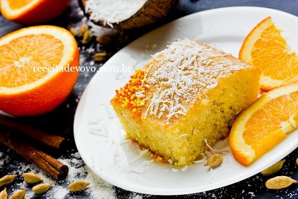 Bolo de laranja com coco bem molhado