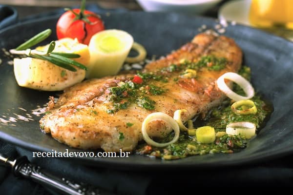 Filé de peixe  com chimichurri
