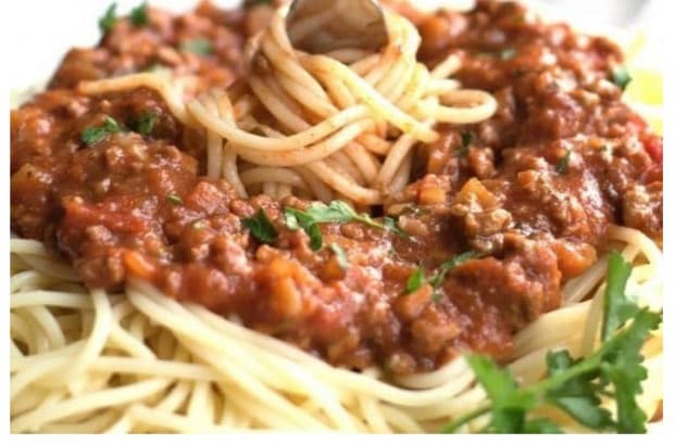 Macarrão com carne moída
