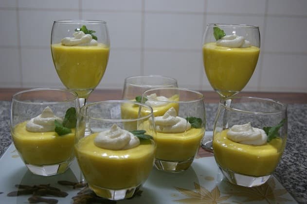 Mousse de manga bem cremoso