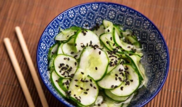 Salada sunomono