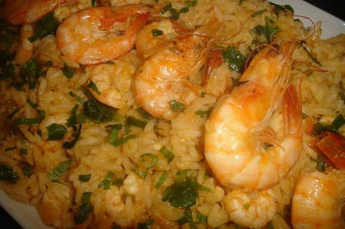 Virado de arroz com camarão