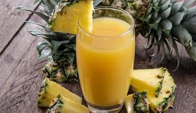 Suco de chá verde com abacaxi