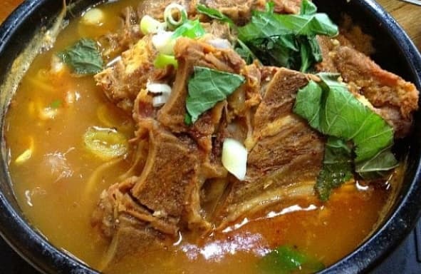 Sopa de Ossos Oriental