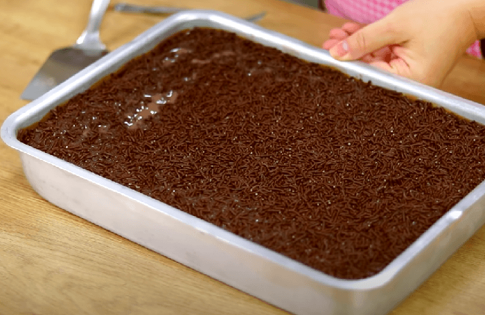 Bolo gelado de chocolate
