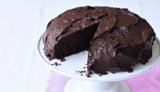 Bolo nega maluca com brigadeiro