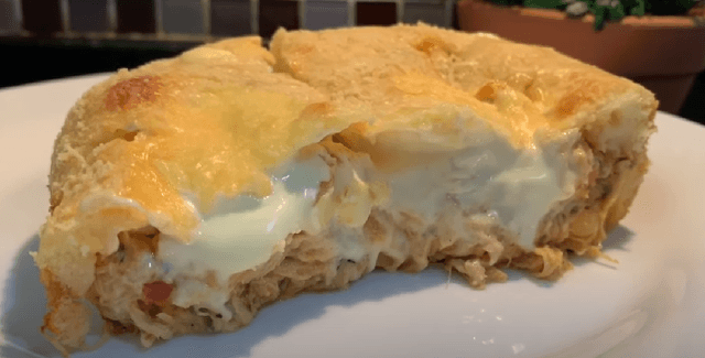 Torta cremosa de frango com requeijão