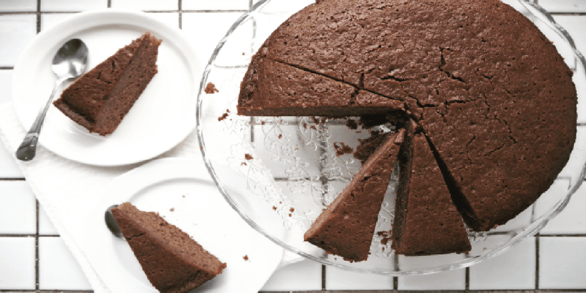 Bolo de chocolate sem farinha e cremoso