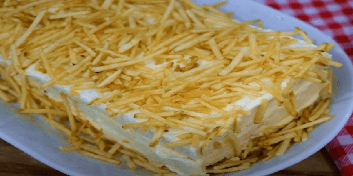 Bolo salgado de pão de forma com frango