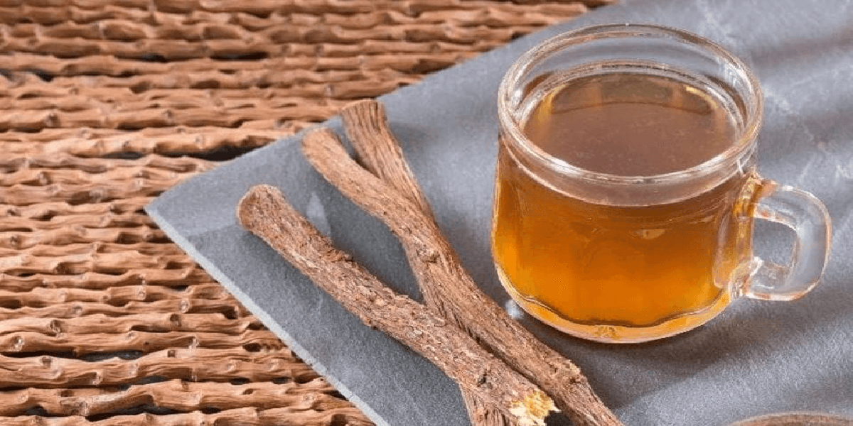 Chá de alcaçuz para náuseas