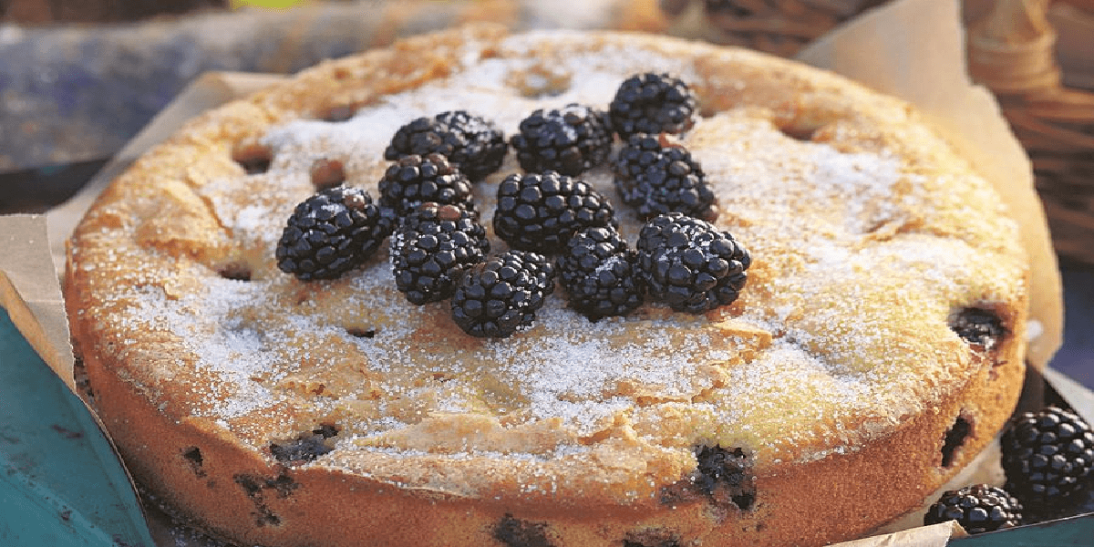 Receita de Bolo de amora com iogurte