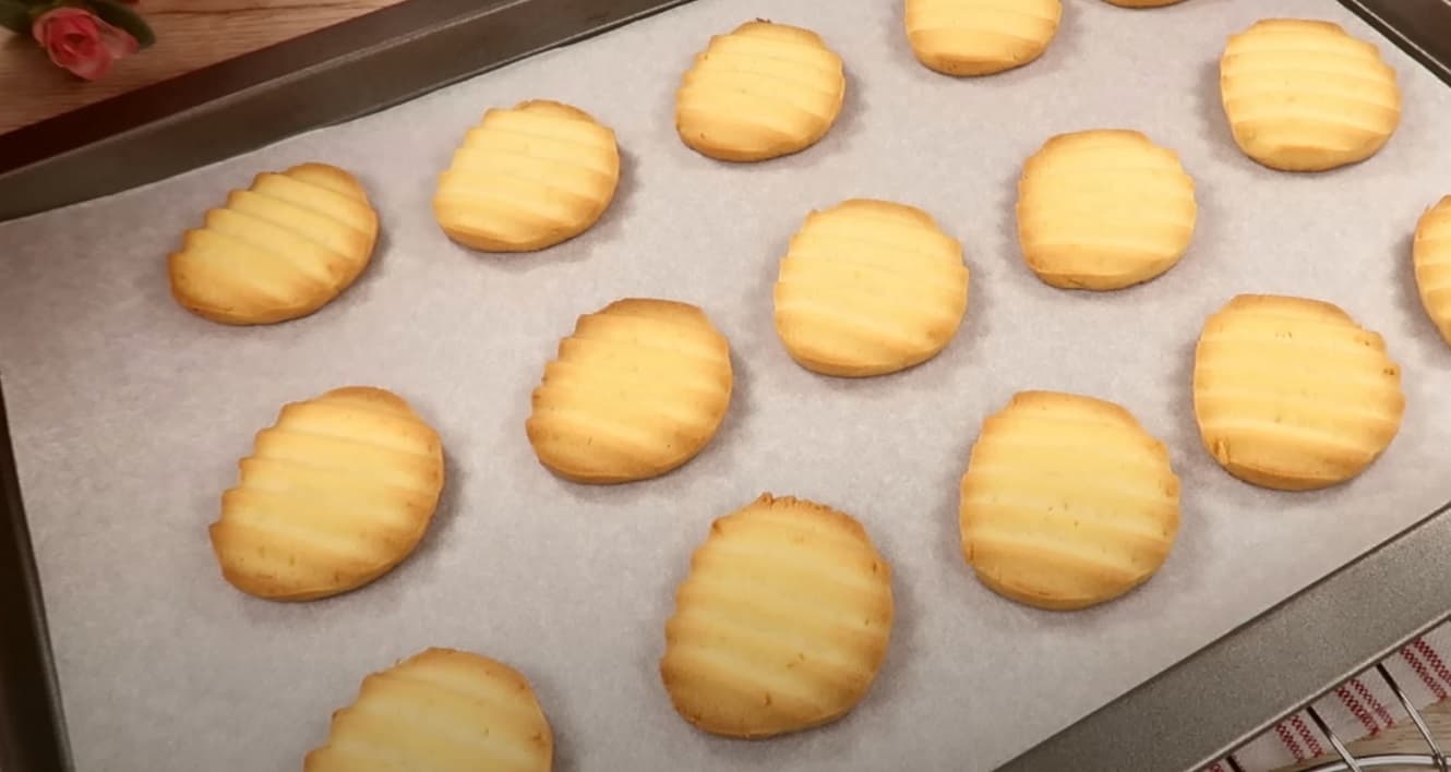 Biscoitos de Maizena com Raspas de Laranja