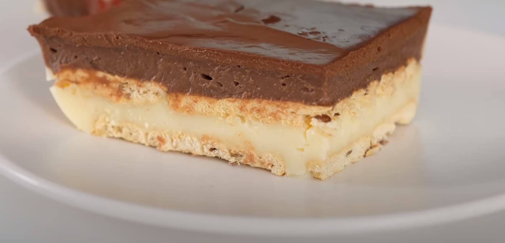 Pave de Bolacha  com creme de confeiteiro e Ganache de chocolate