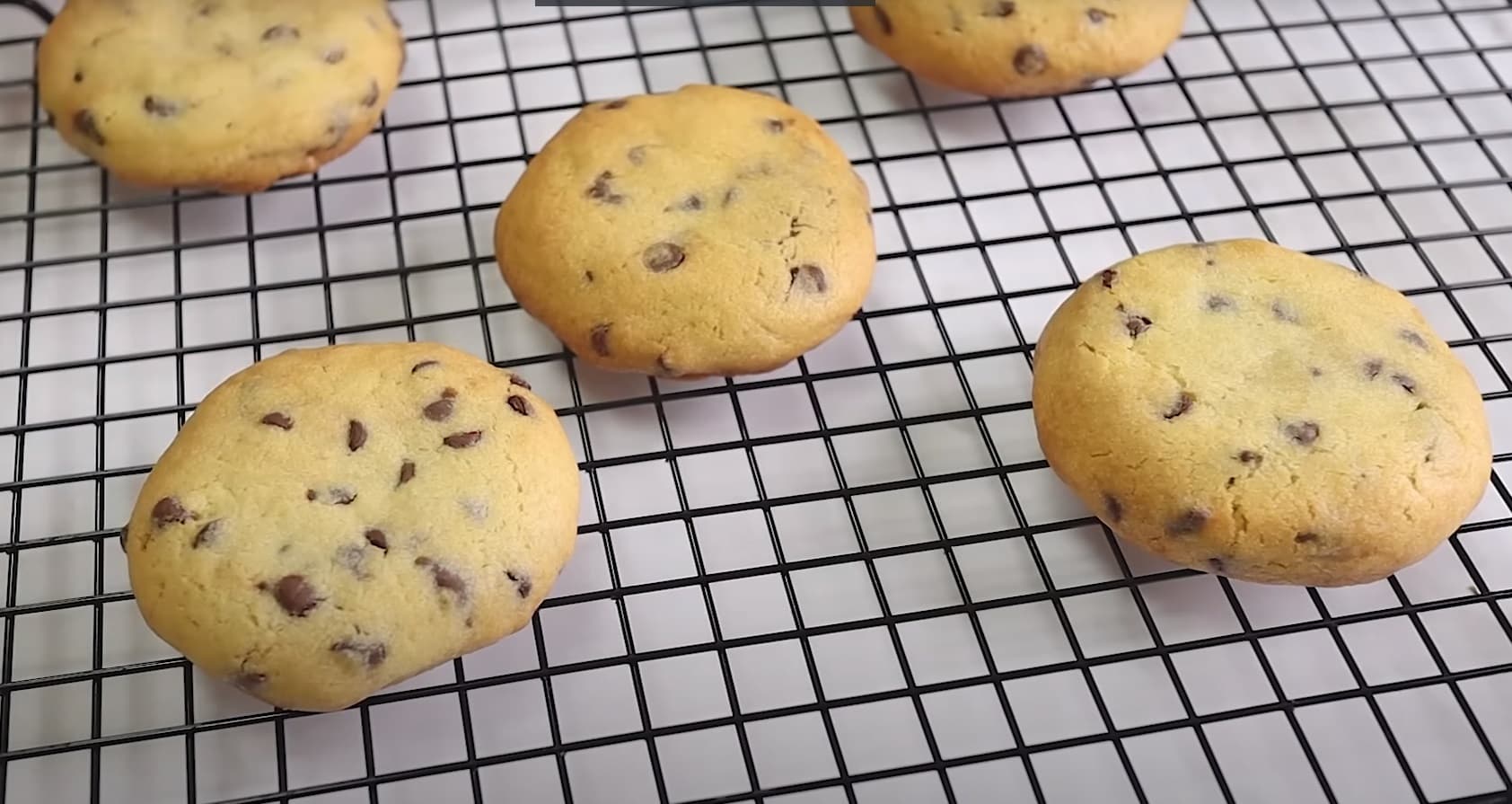Cookie de chocolate com recheio de chocolate