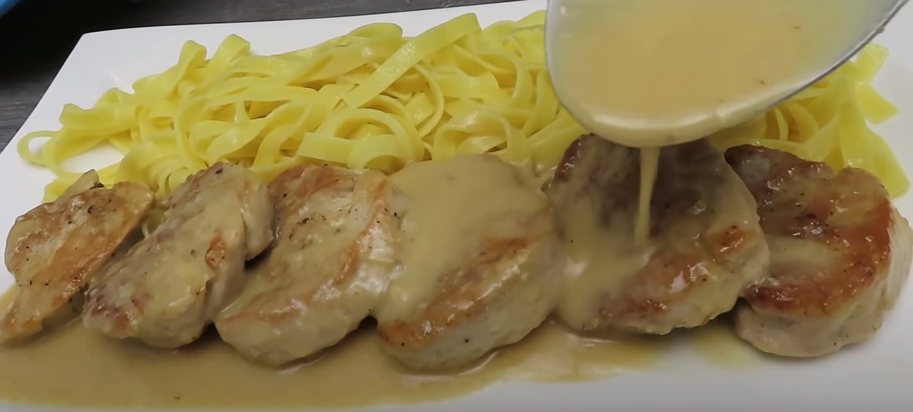Filé Mignon Suíno com Molho de Maracujá