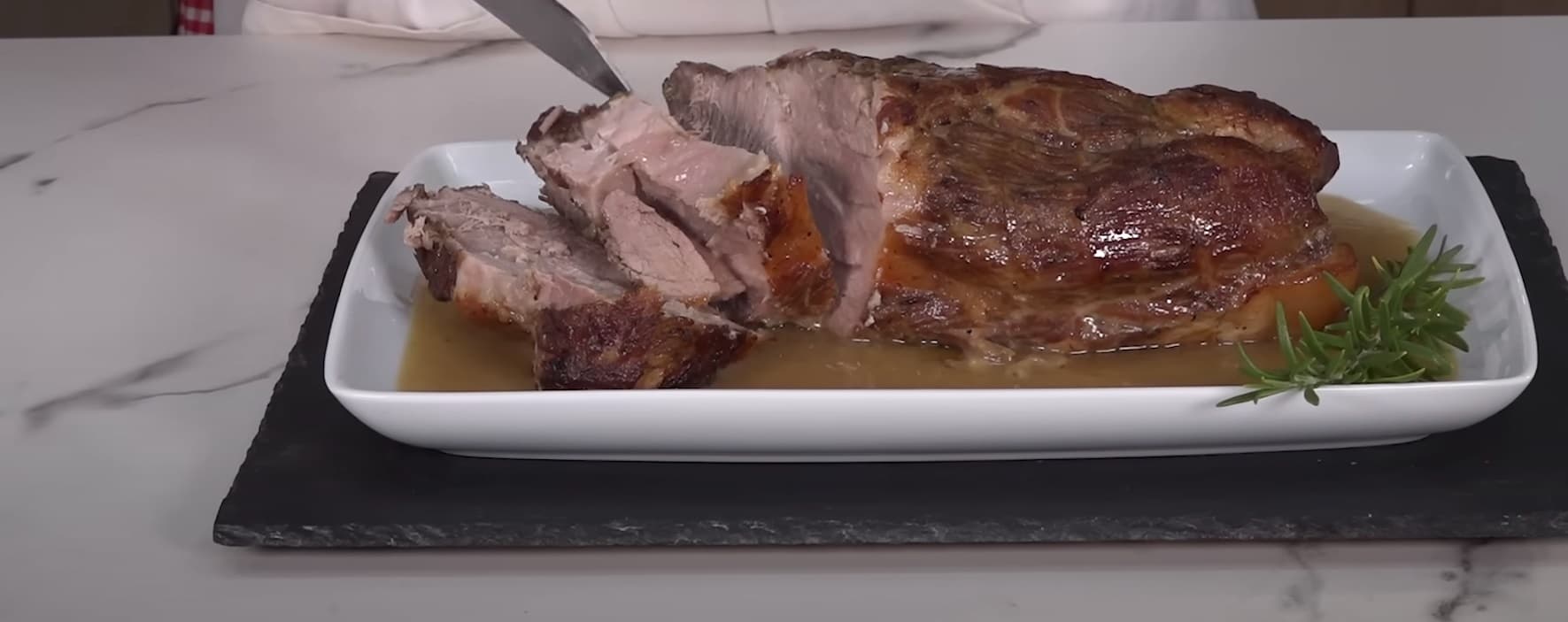 Maçã de Peito Assada no Molho de Manteiga