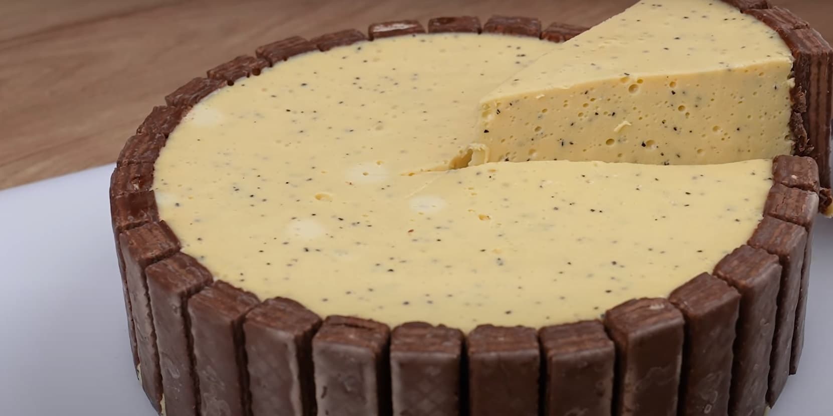 Torta de mousse de maracuja com bis