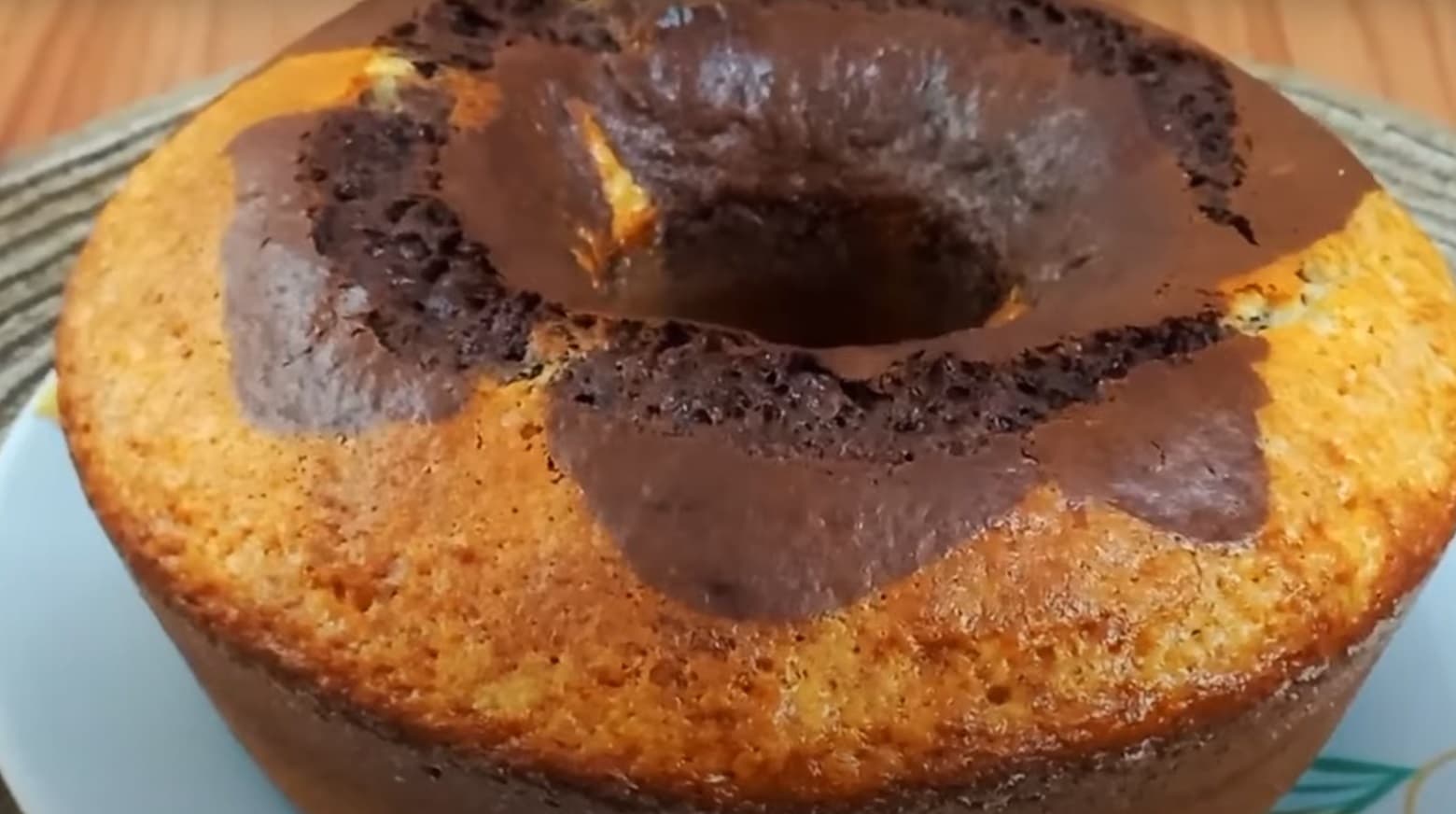 Bolo Simples de Trigo Branco e Chocolate