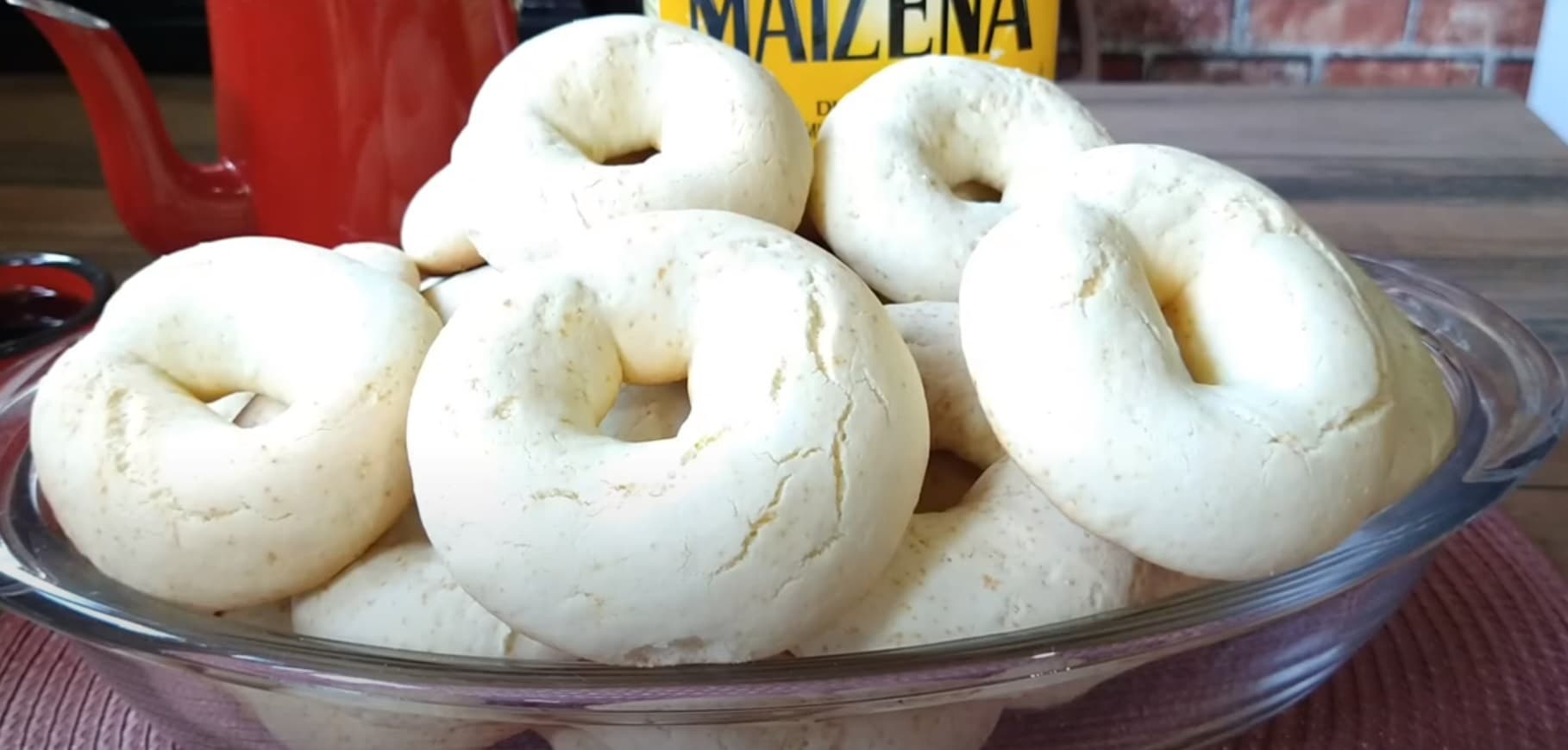 Biscoitinho de maizena açucarada com coco