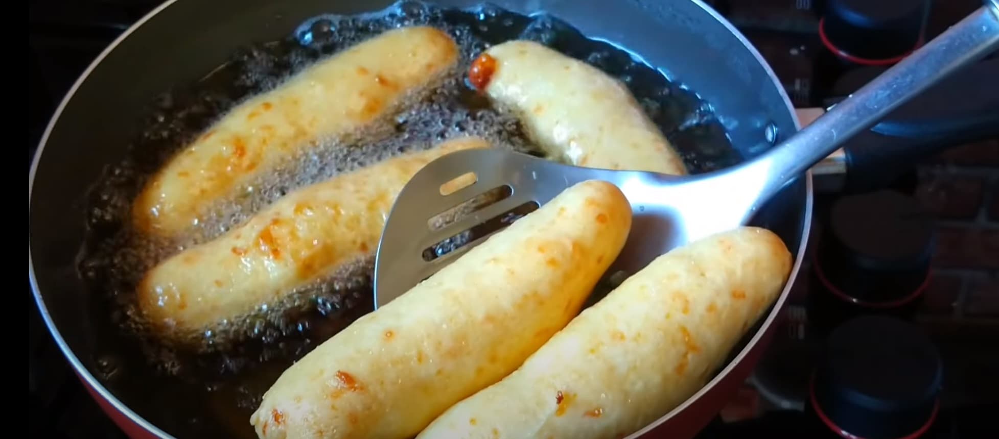 Biscoito de Polvilho com lascas de queijo frito