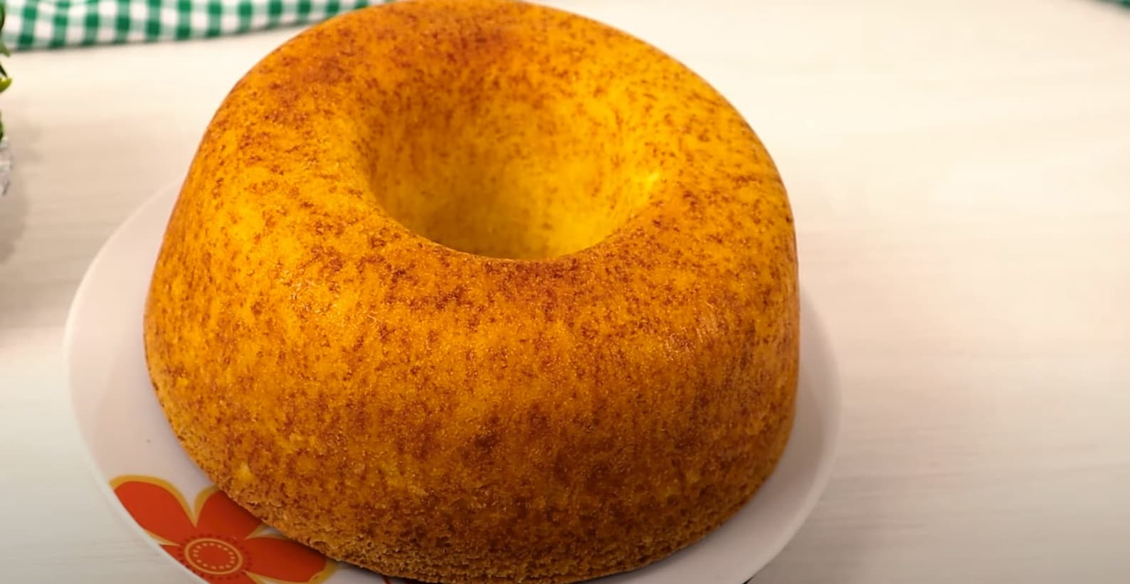 Bolo de Flocão de Milho Fofinho e Molhadinho
