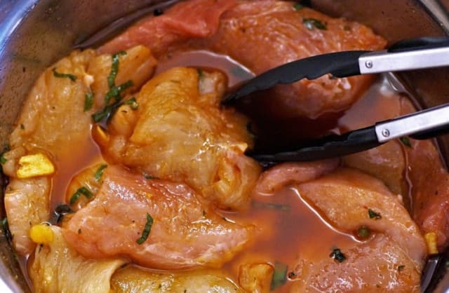 Qual é a função do vinagre na carne?