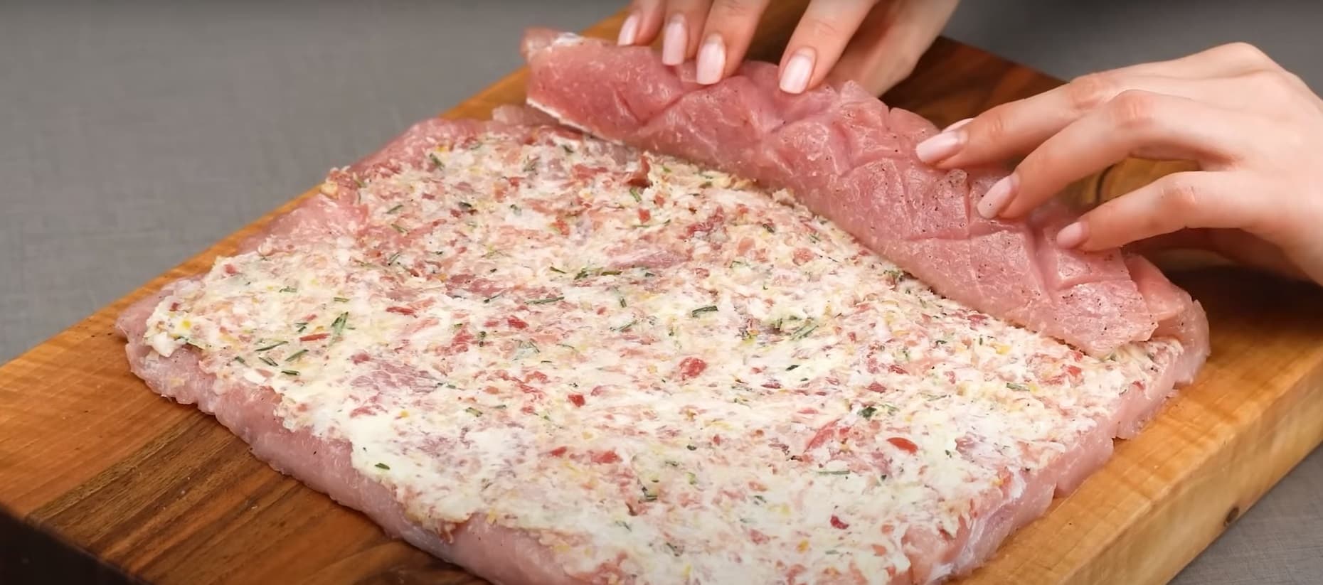 Lombo de Porco recheado com calabresa e bacon