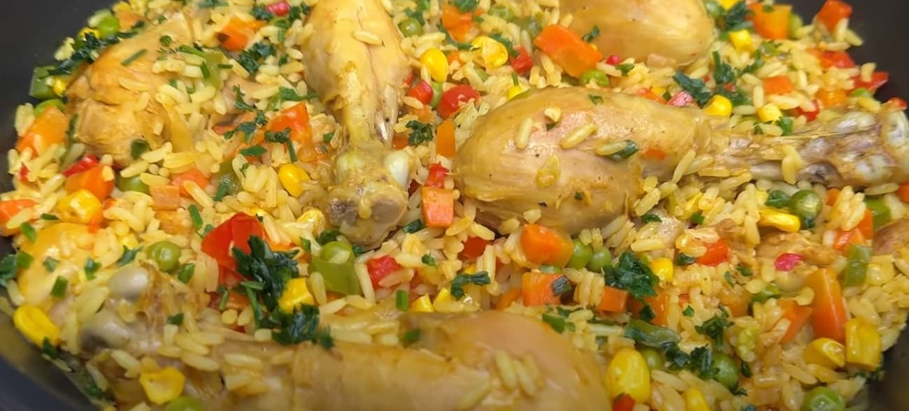 Arroz de coxa de frango com vegetais