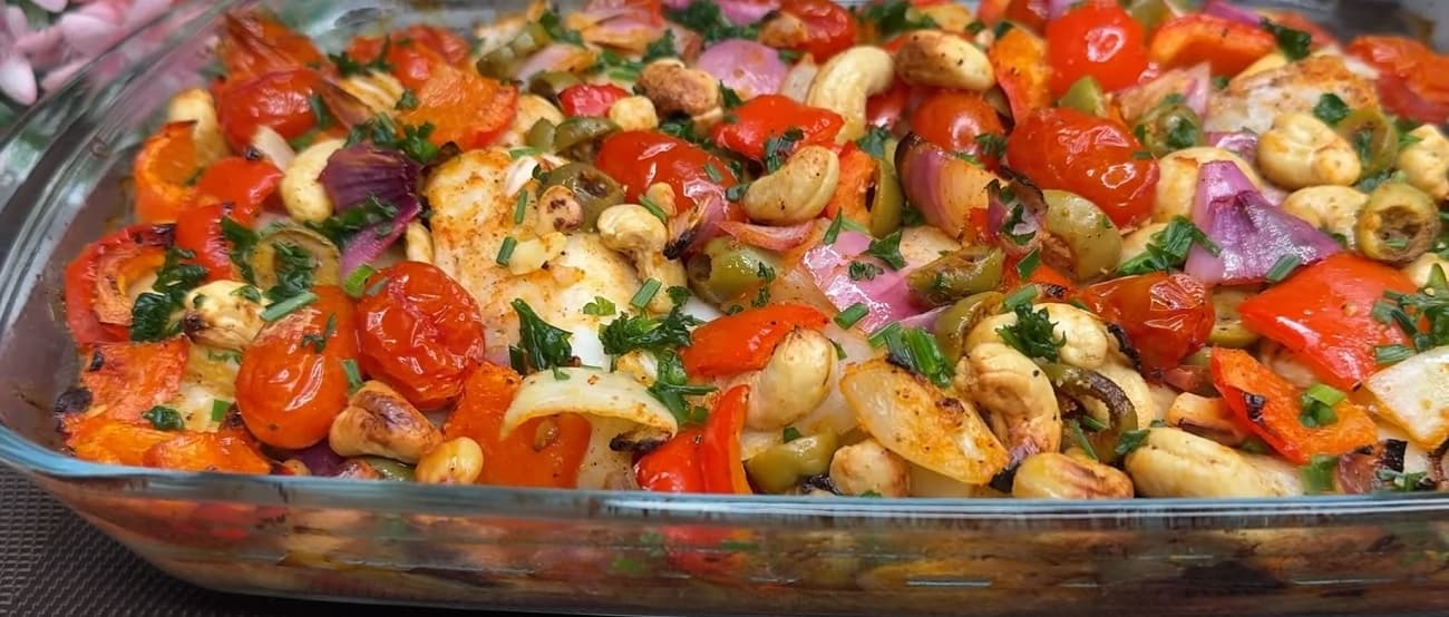 Salada de castanhas com peito de frango e vegetais
