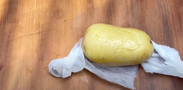 Quanto tempo para assar batatas no micro-ondas