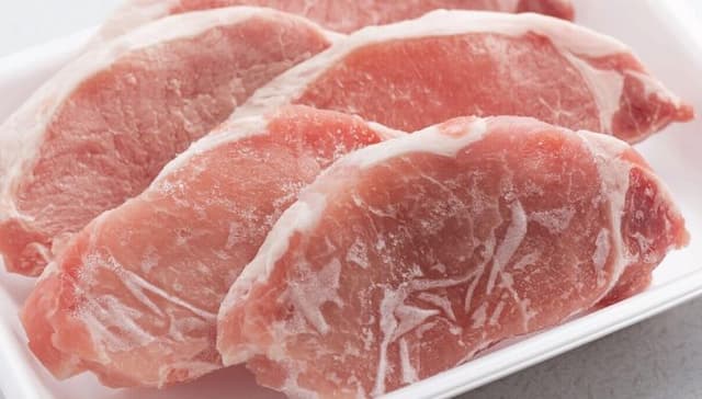 Como descongelar a carne de porco da forma correta