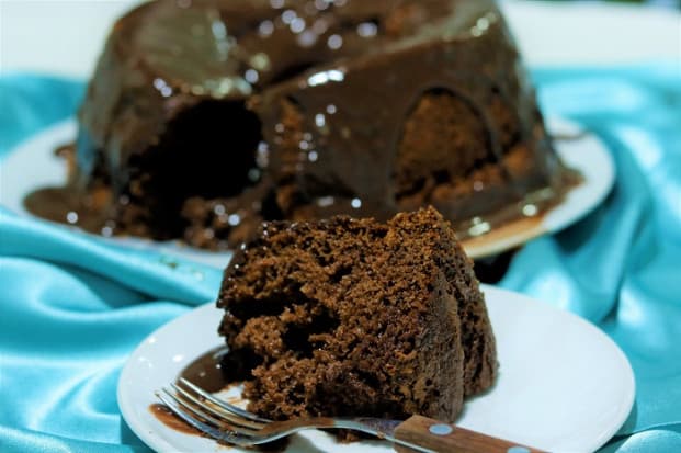 Bolo de chocolate de liquidificador bem fofinho