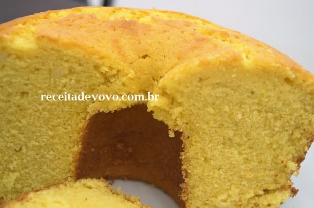 Bolo de fubá com leite de coco