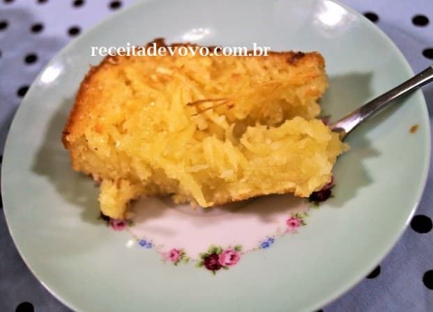 Bolo de mandioca com coco Fitt