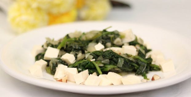 Como fazer espinafre com queijo frescal