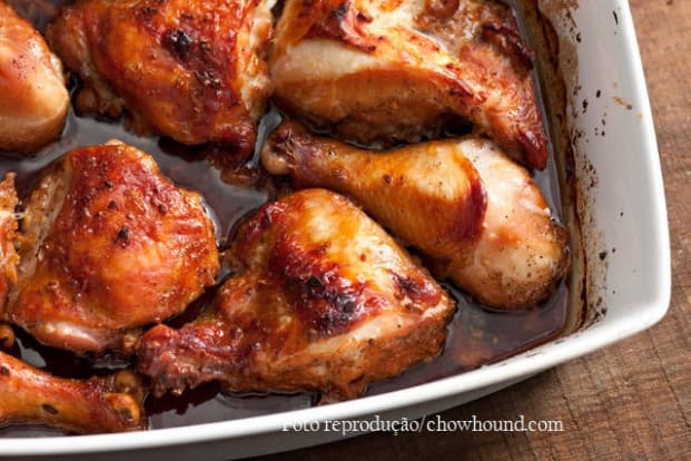 Coxa e sobrecoxa assada na cerveja