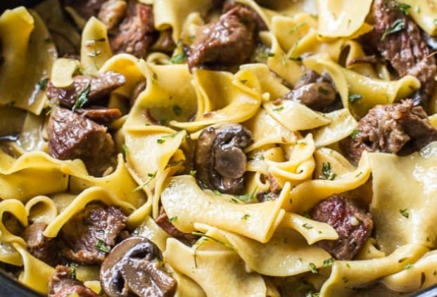 Macarrão com Picadinho de carne