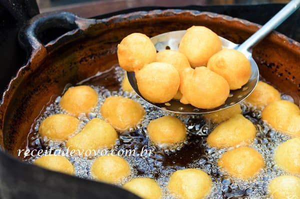 Receita de bolinho de chuva fofinho