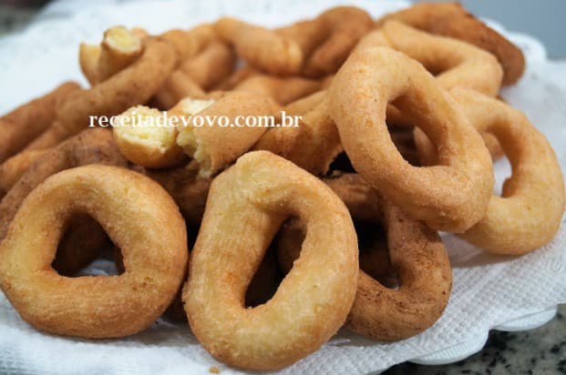 Rosquinhas fritas açucaradas