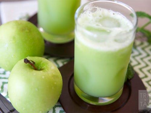 suco de maçã verde com limão