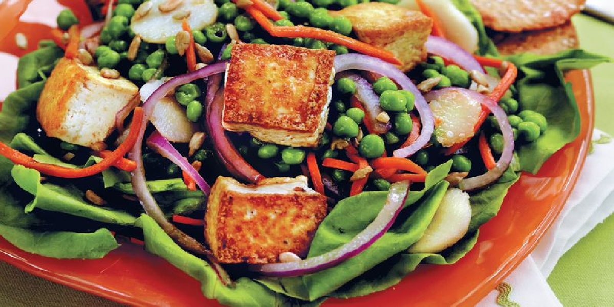 Salada de tofu