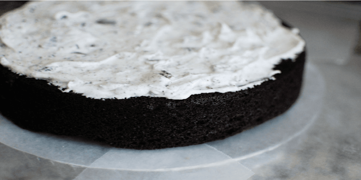 Receita de Bolo de biscoito Oreo com 3 ingredientes