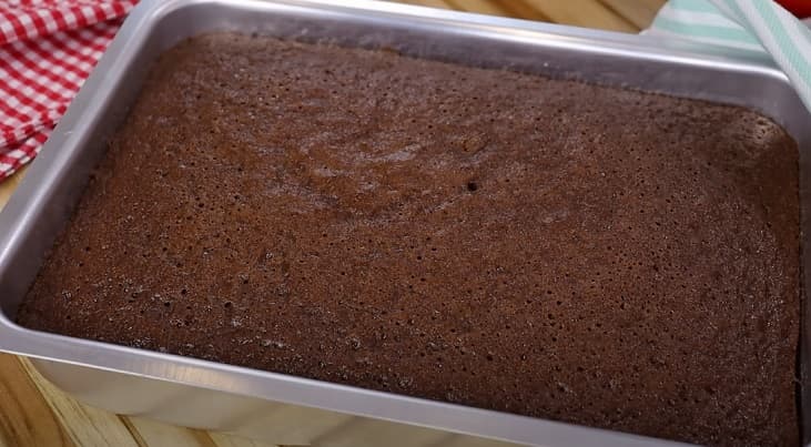 Massa barata de bolo de chocolate