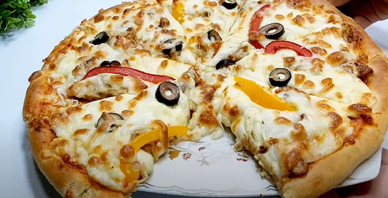 Pizza caseira com massa que não precisa sovar e levissima